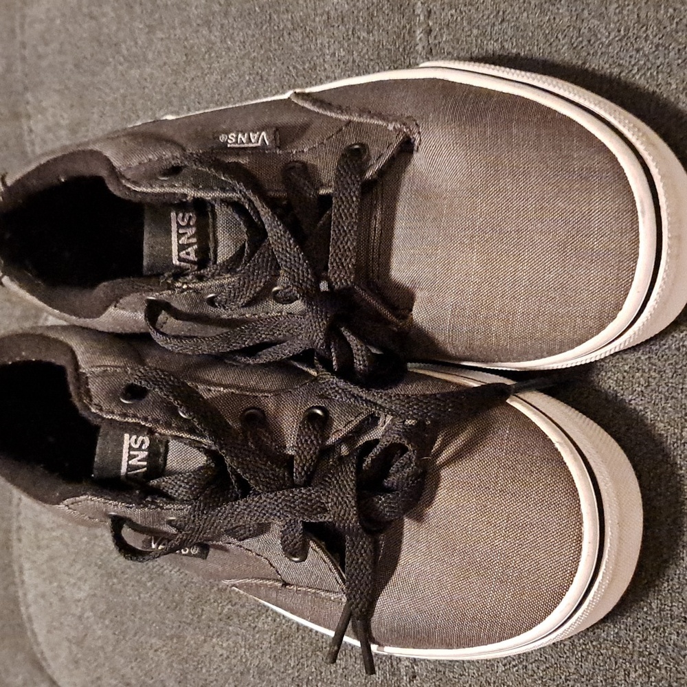 Vans Kids Charcoal Gray Sneakers Size Youth 4 New - Picture 2 of 4